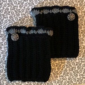 🎩Gorgeous Hand Made knitted black boot cuffs🎩